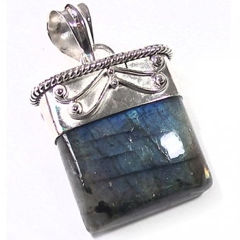 Vintage style blue fire labradorite pure silver pendant